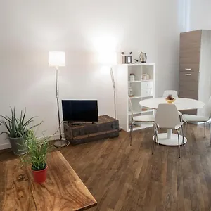  Appartamento Renovated Flat Near Duomo - Lamarmora