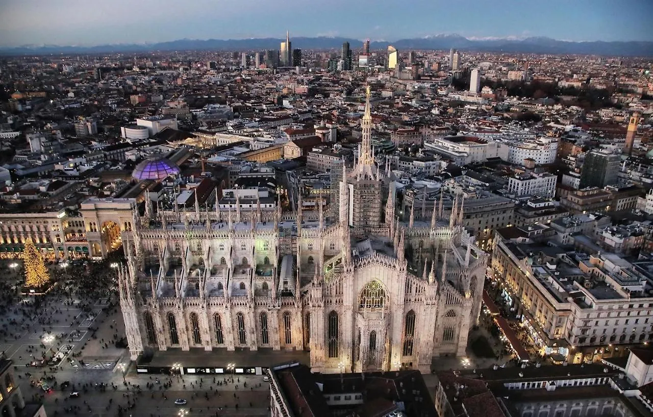 Duomo Milano Suite 0*, Milan
